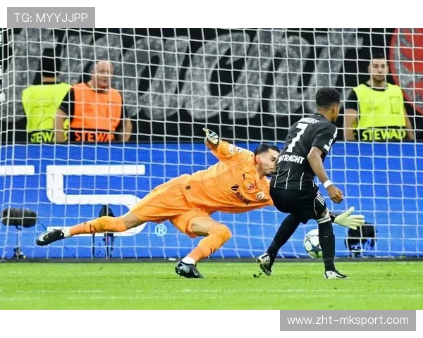 利物浦边路插上训练：边锋提升传中质量与射门选择